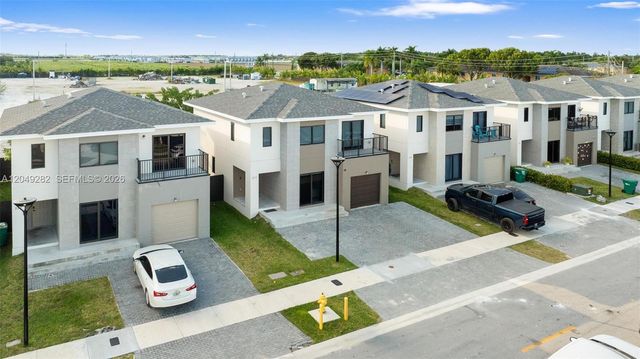 275 NW 13th Place, Florida City, FL 33034