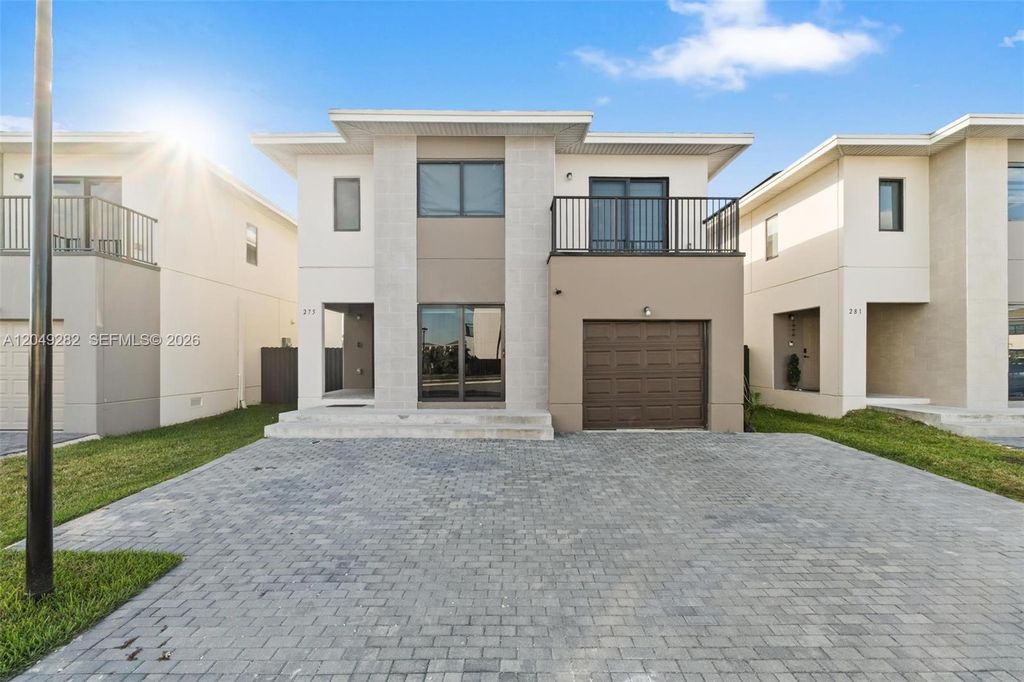 275 NW 13th Place, Florida City, FL 33034