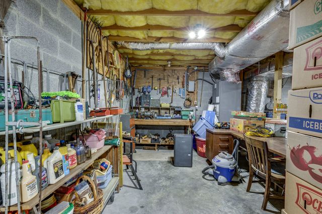 2161 Garner Rd, Mount Pleasant, TN 38474