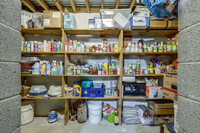 2161 Garner Rd, Mount Pleasant, TN 38474