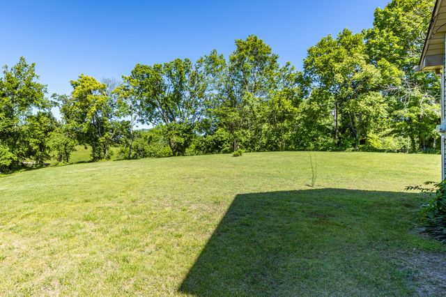 2161 Garner Rd, Mount Pleasant, TN 38474