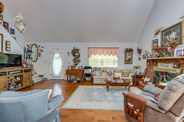 2161 Garner Rd, Mount Pleasant, TN 38474