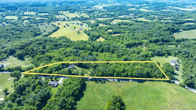2161 Garner Rd, Mount Pleasant, TN 38474