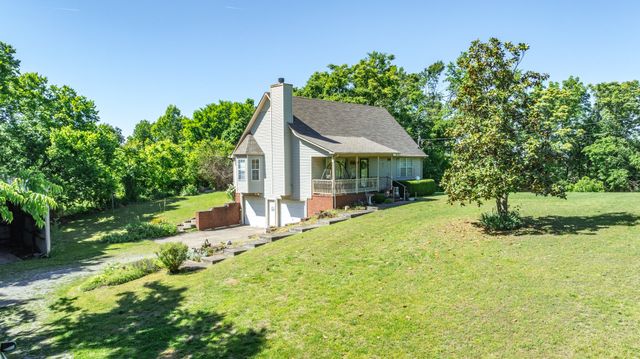 2161 Garner Rd, Mount Pleasant, TN 38474