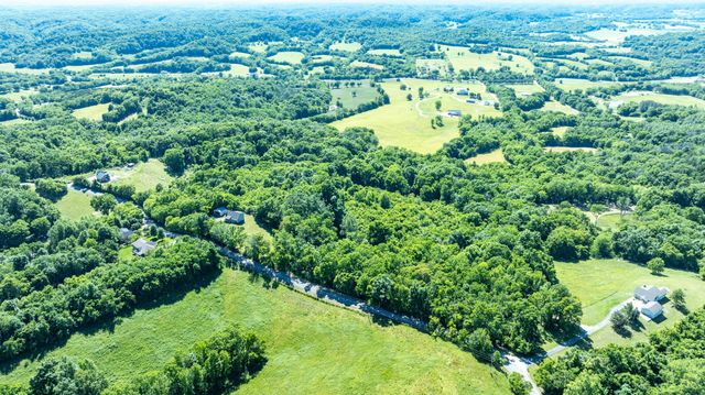 2161 Garner Rd, Mount Pleasant, TN 38474