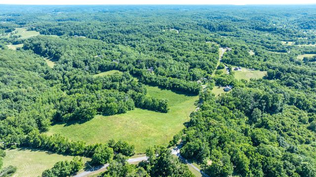 2161 Garner Rd, Mount Pleasant, TN 38474