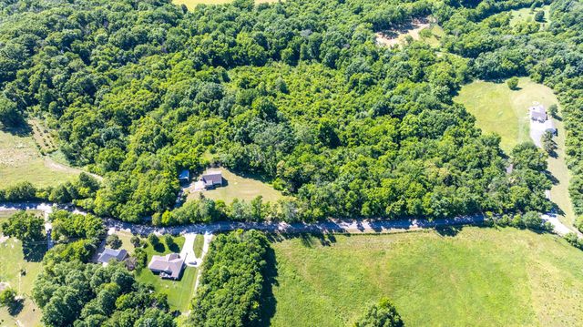 2161 Garner Rd, Mount Pleasant, TN 38474