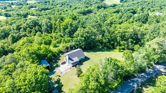 2161 Garner Rd, Mount Pleasant, TN 38474