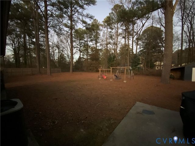 202 Huger Ct, Sandston, VA 23150