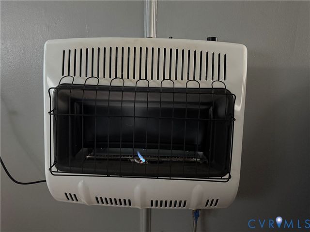 202 Huger Ct, Sandston, VA 23150