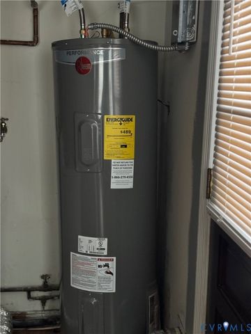 202 Huger Ct, Sandston, VA 23150