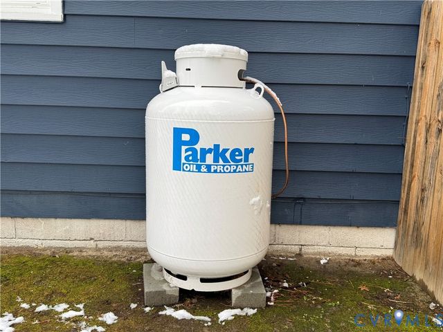 202 Huger Ct, Sandston, VA 23150