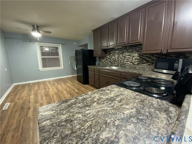 202 Huger Ct, Sandston, VA 23150