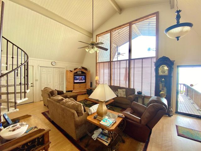 709 Cr 4921, Etoile, TX 75944