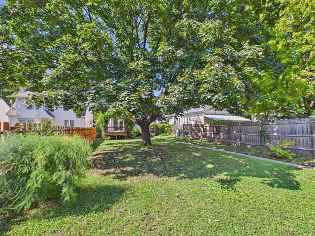 1317 N 5th Street, Mankato, MN 56001