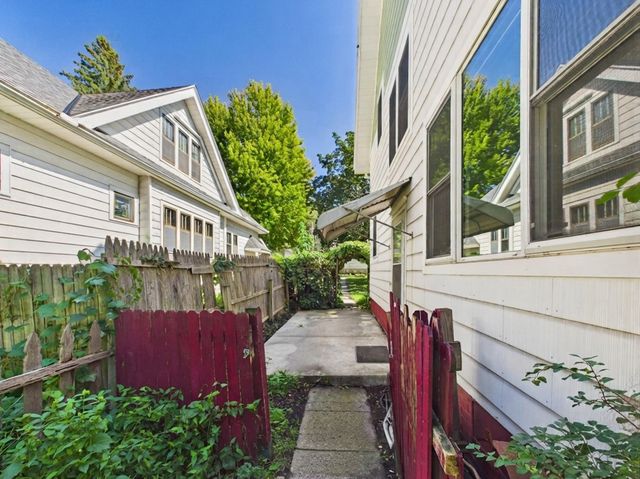 1317 N 5th Street, Mankato, MN 56001