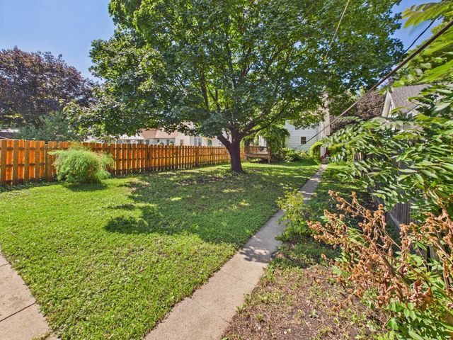 1317 N 5th Street, Mankato, MN 56001