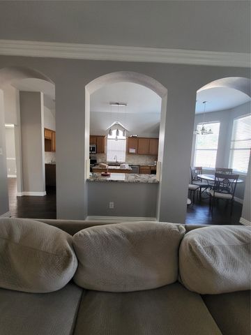 7711 Rochester Lane, Arlington, TX 76002