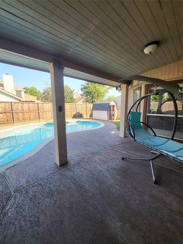 7711 Rochester Lane, Arlington, TX 76002