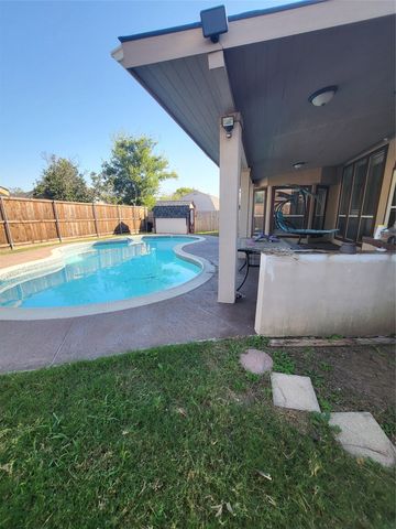 7711 Rochester Lane, Arlington, TX 76002