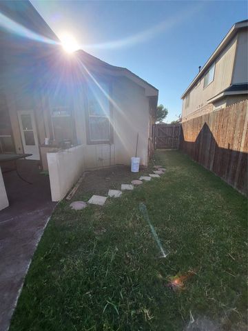 7711 Rochester Lane, Arlington, TX 76002