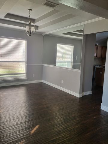 7711 Rochester Lane, Arlington, TX 76002