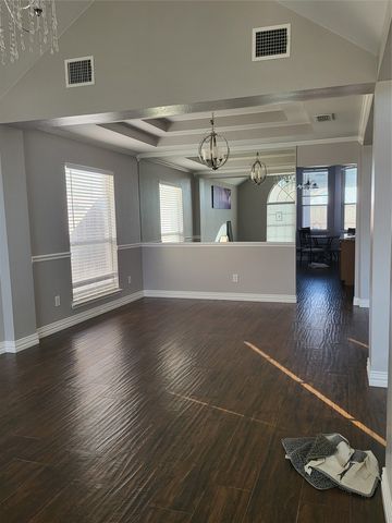 7711 Rochester Lane, Arlington, TX 76002