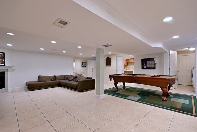 101 E Bryn Mawr Avenue, Itasca, IL 60143