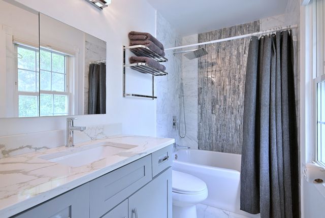 101 E Bryn Mawr Avenue, Itasca, IL 60143