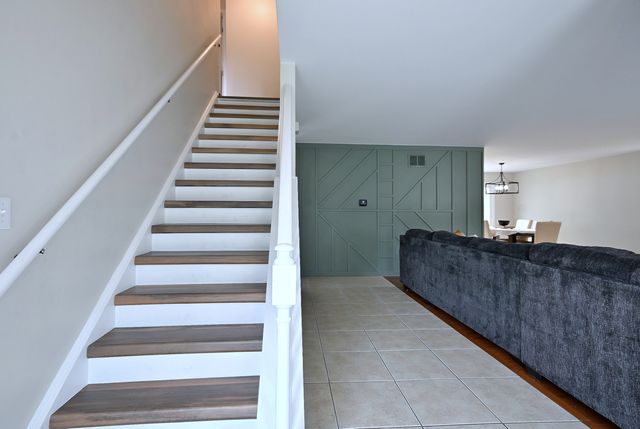 101 E Bryn Mawr Avenue, Itasca, IL 60143