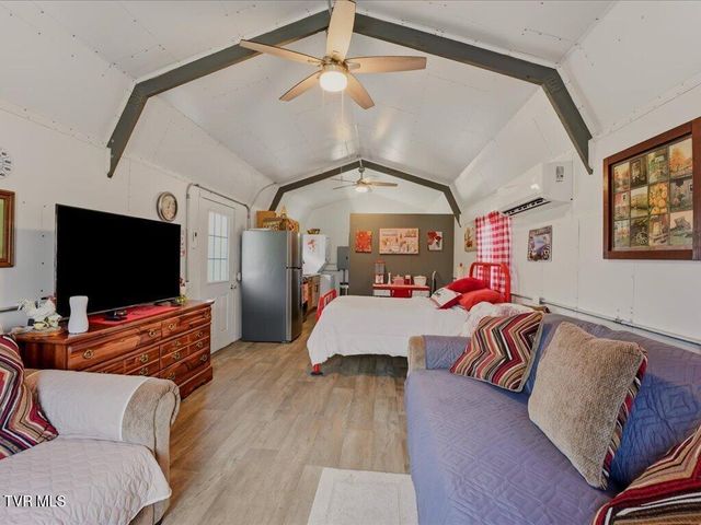 123 Substation Road, Mooresburg, TN 37811