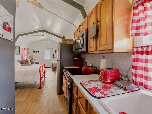 123 Substation Road, Mooresburg, TN 37811