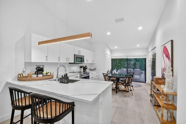 2904 Spanish Trail, Delray Beach, FL 33483