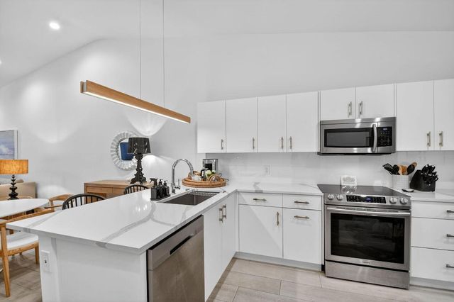 2904 Spanish Trail, Delray Beach, FL 33483