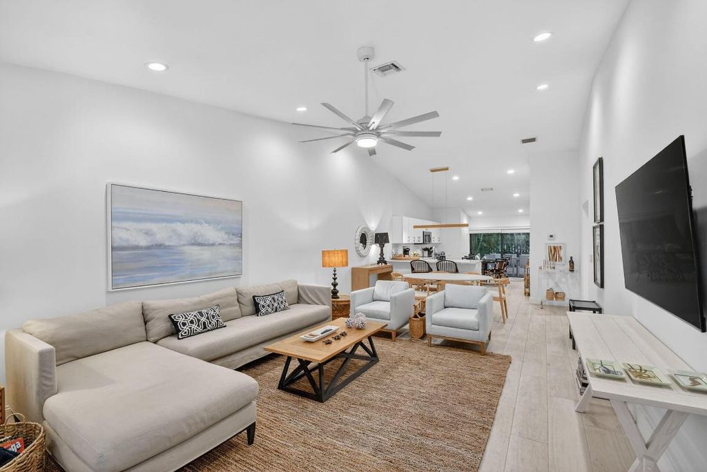 2904 Spanish Trail, Delray Beach, FL 33483