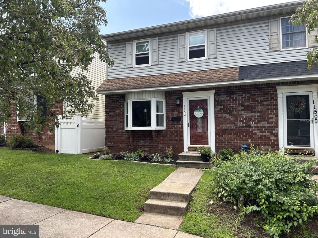 1152 GROVE ST, POTTSTOWN, PA 19464 — exterior