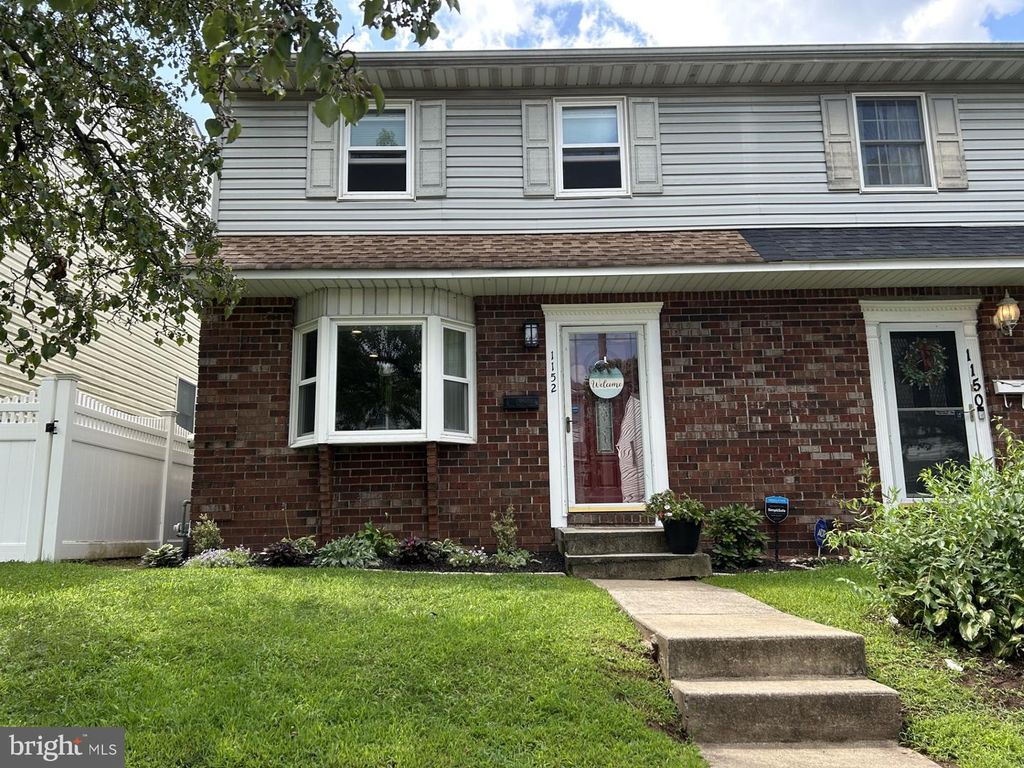 1152 GROVE ST, POTTSTOWN, PA 19464 — photo 2