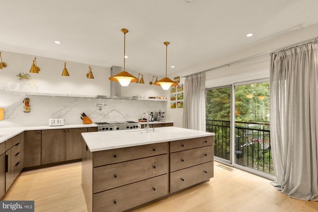 5848 ASPEN WOOD CT, Mclean, VA 22101