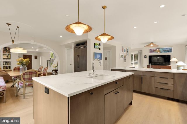 5848 ASPEN WOOD CT, Mclean, VA 22101