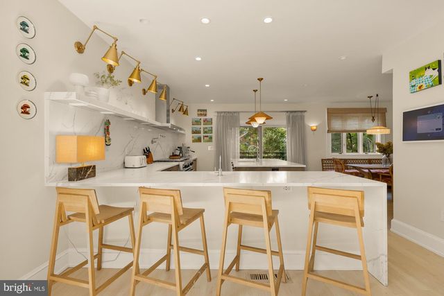 5848 ASPEN WOOD CT, Mclean, VA 22101