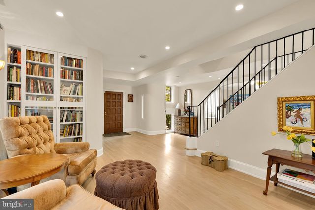 5848 ASPEN WOOD CT, Mclean, VA 22101