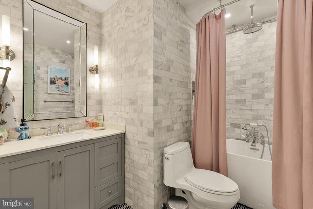 5848 ASPEN WOOD CT, Mclean, VA 22101