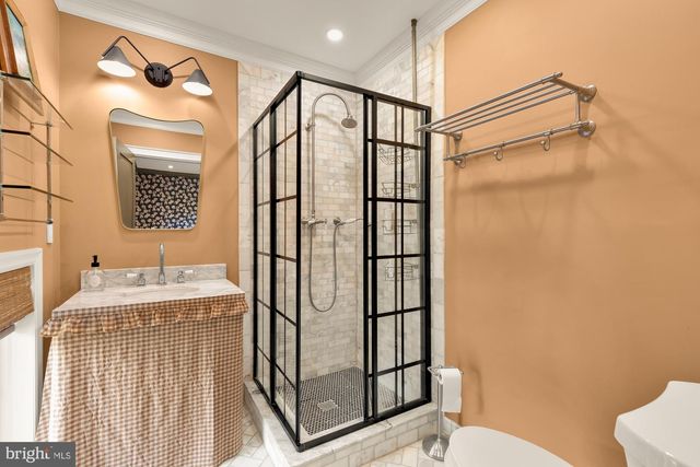 5848 ASPEN WOOD CT, Mclean, VA 22101