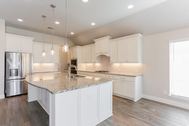 122 S Carson Cub Court, Montgomery, TX 77316
