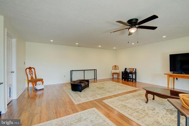 281 CREEKSIDE WAY, Front Royal, VA 22630