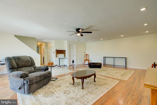 281 CREEKSIDE WAY, Front Royal, VA 22630