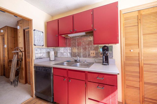 265 Cedar Lane, Sugarloaf, CA 92386