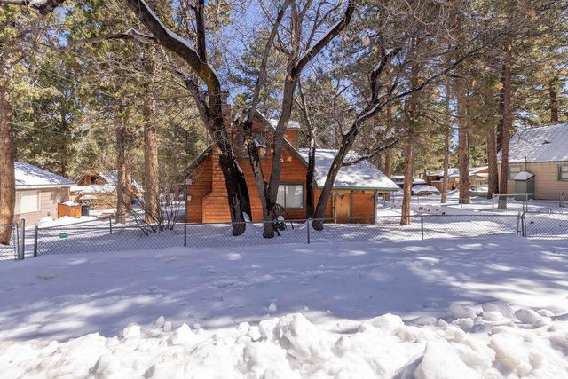 265 Cedar Lane, Sugarloaf, CA 92386