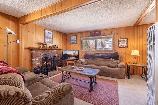 265 Cedar Lane, Sugarloaf, CA 92386