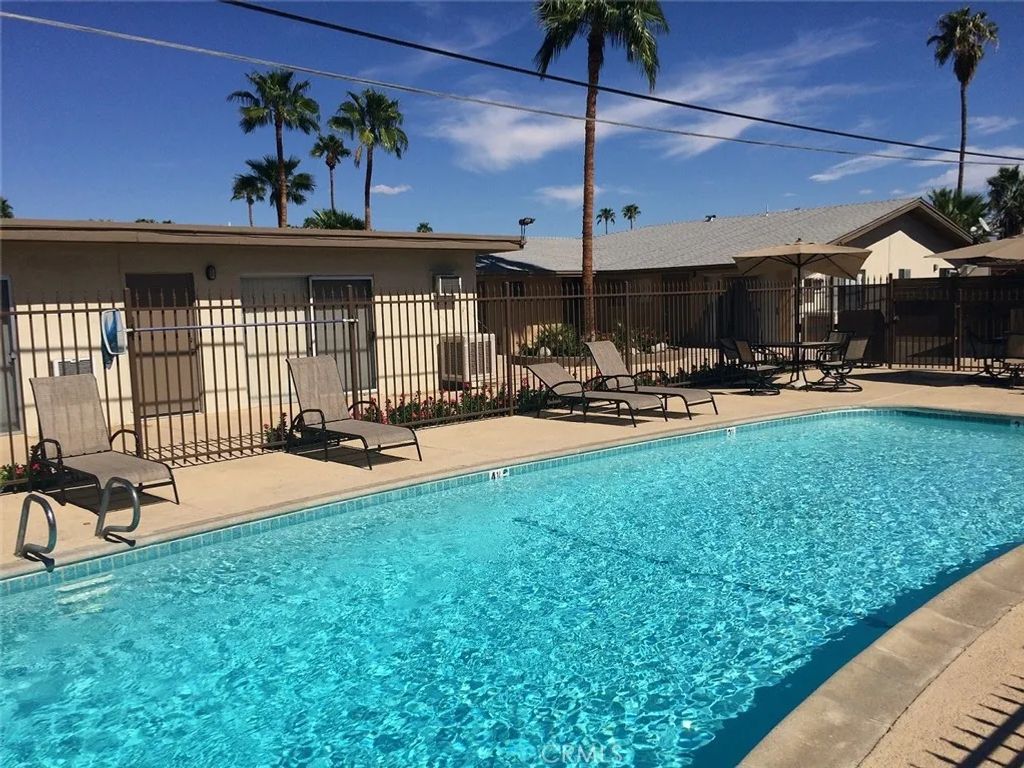 685 E Vista Chino C, Palm Springs, CA 92262